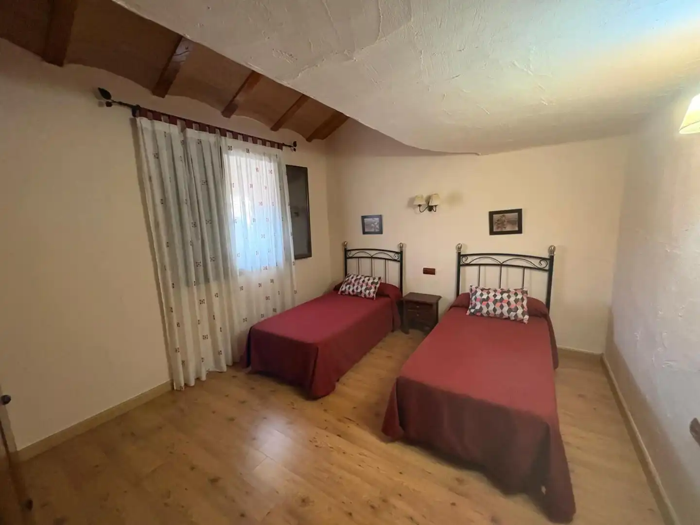 Habitación de Finca rústica en venta en Benatae con Calefacción, Jardín privado y Piscina