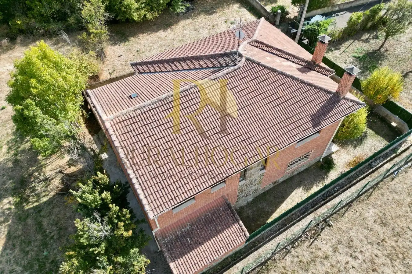 Vista exterior de Casa o chalet en venta en Matallana de Torío con Terraza