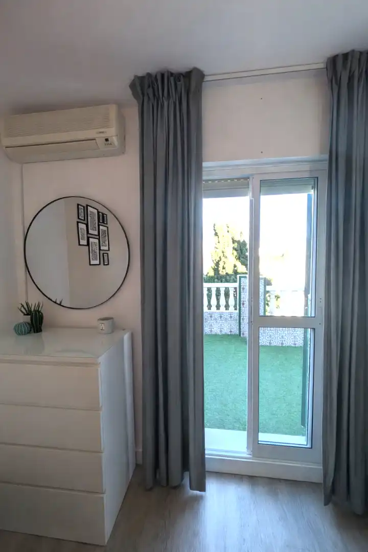 Habitación de Casa adosada en venta en Rincón de la Victoria con Aire acondicionado, Terraza y Amueblado