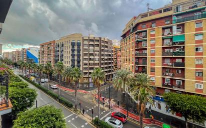 Vista exterior de Pis en venda en  Valencia Capital amb Aire condicionat i Balcó