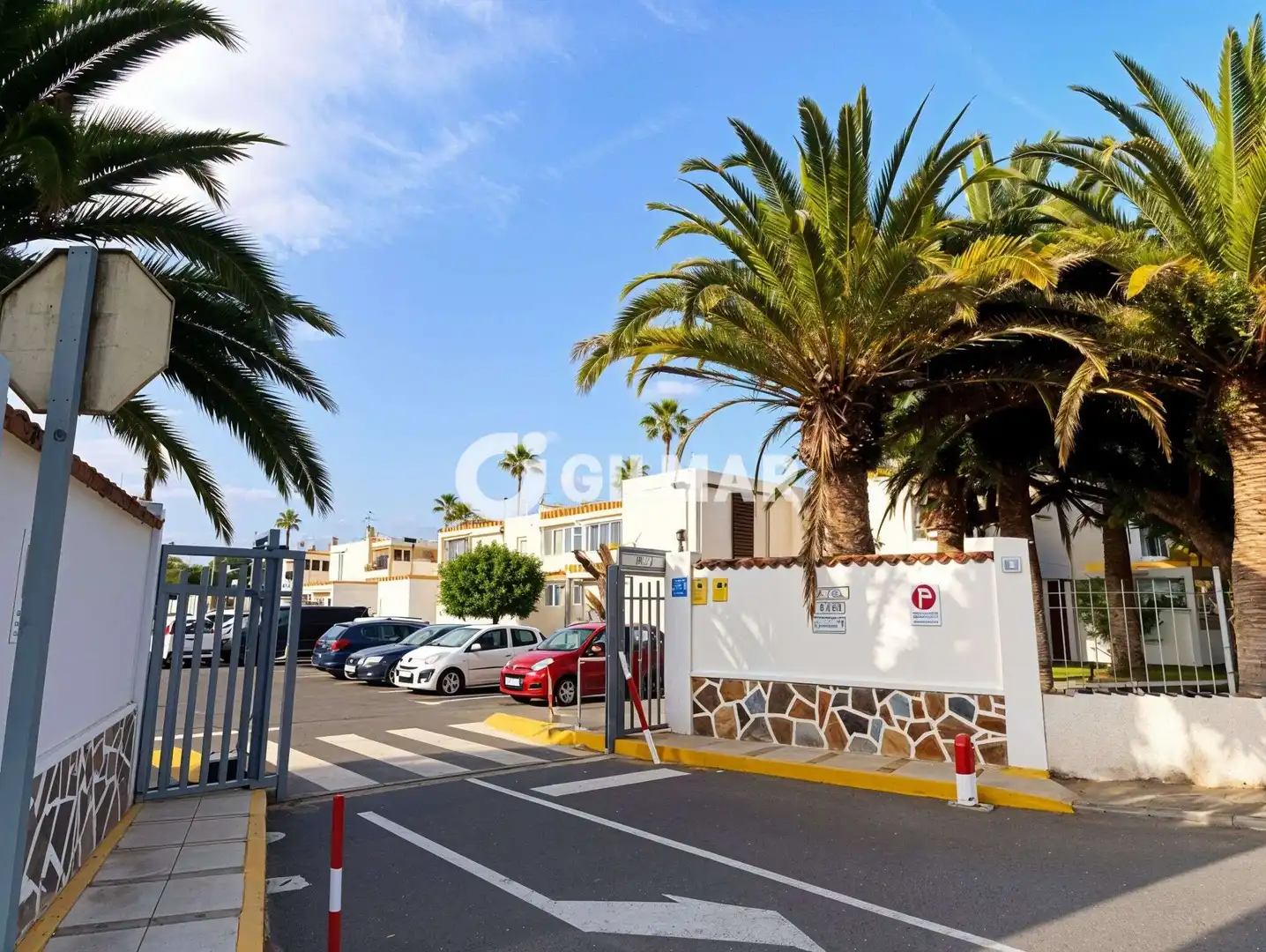 Vista exterior de Estudio en venta en Arona con Jardín privado, Piscina y Balcón