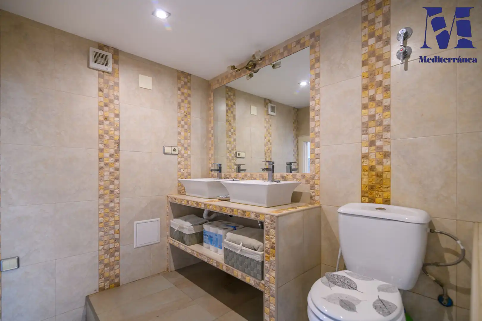 Bathroom of Houses for sale in Castelldefels  with Air Conditioner, Heating and Private garden