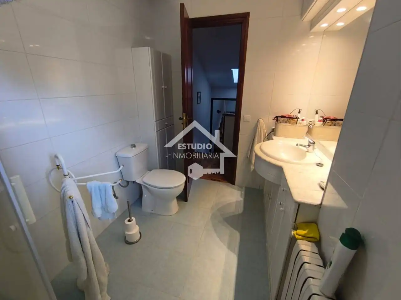 Baño de Casa o chalet en venta en Mendavia con Calefacción, Jardín privado y Parquet