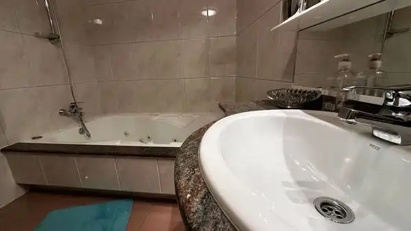 Badezimmer von Maisonette zum Verkauf in Vigo  mit Heizung, Parkett und Terrasse
