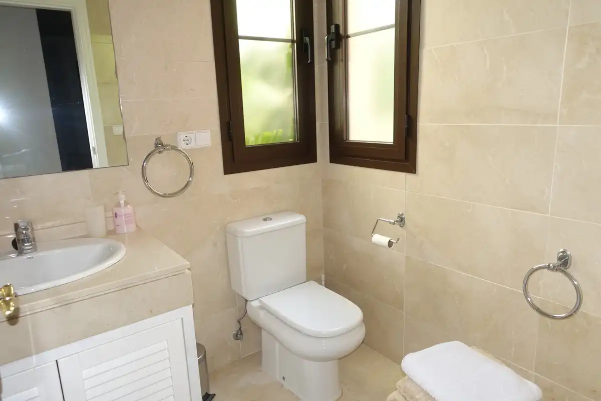 Apartamento con piscina en venta en Benahavís pueblo, imagen 9