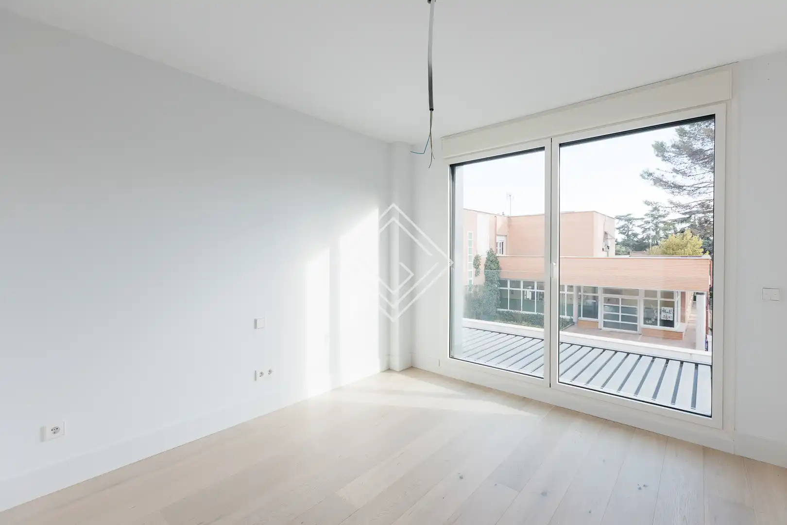 Habitación de Dúplex en venta en Madrid con Aire acondicionado, Terraza y Trastero