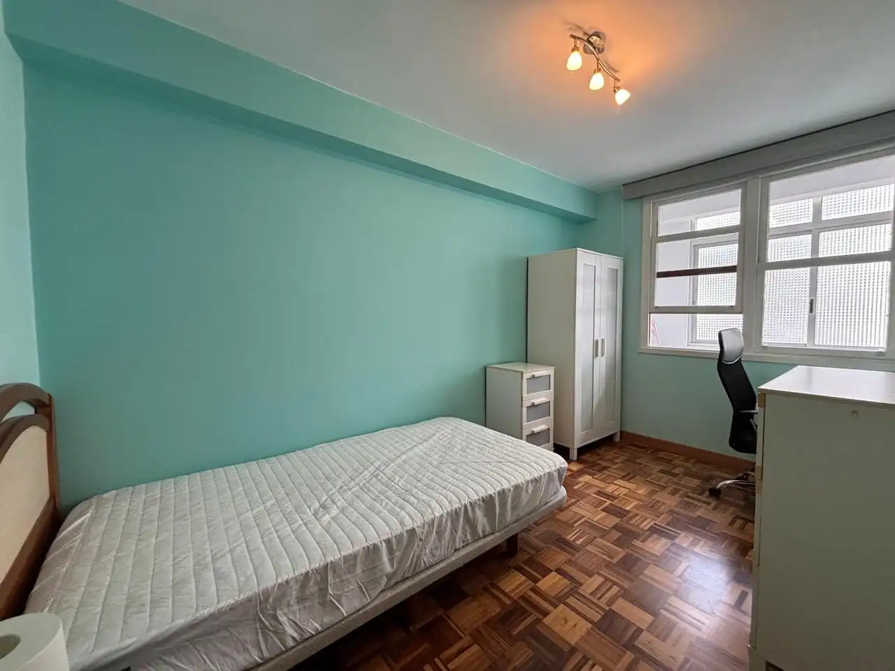 Schlafzimmer von Wohnung zur Miete in A Coruña Capital  mit Heizung