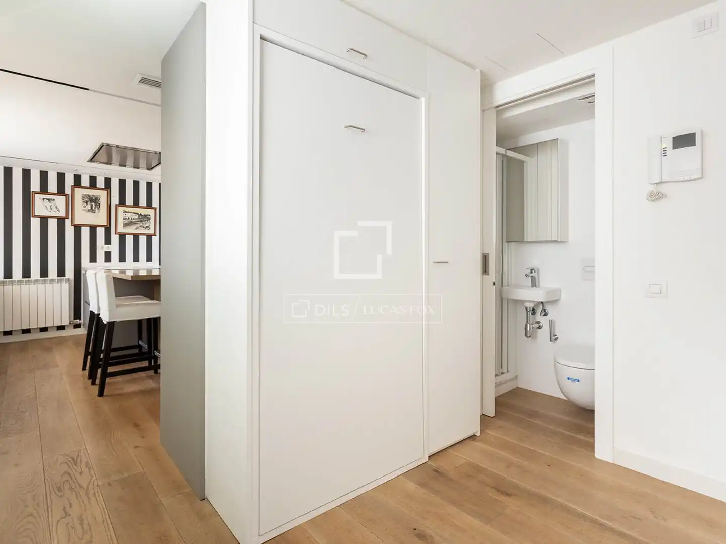 Schlafzimmer von Wohnung zum Verkauf in Barcelona mit Klimaanlage und Terrasse