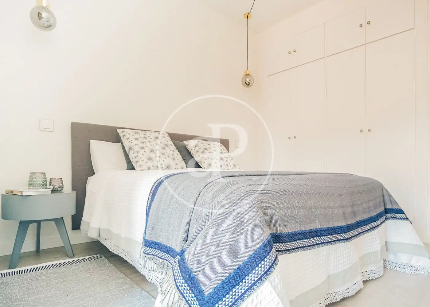 Attic for rent in C. de los Caños del Peral, Palacio