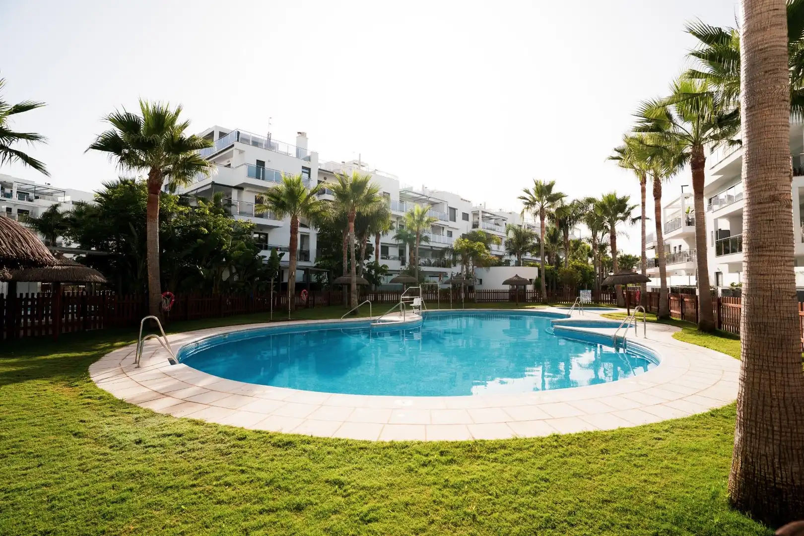 Jardín de Piso de alquiler en Motril con Aire acondicionado, Terraza y Trastero
