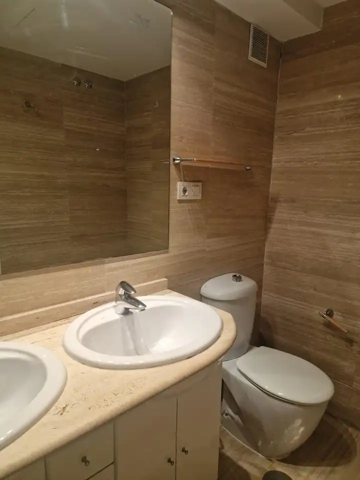 Baño de Piso en venta en Madrid con Aire acondicionado, Calefacción y Terraza