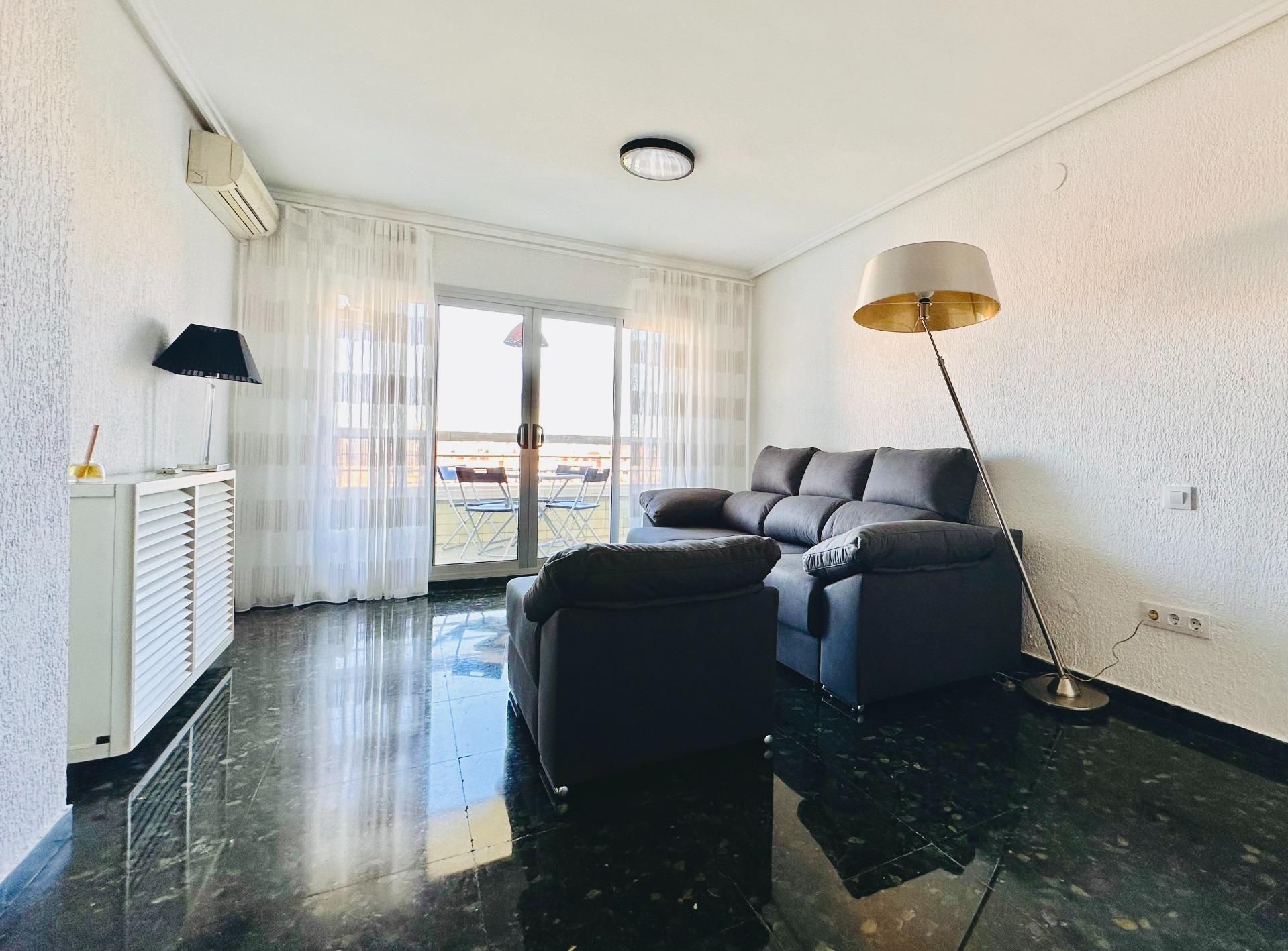 Living room of Flat to rent in  Valencia Capital  with Air Conditioner, Heating and Terrace