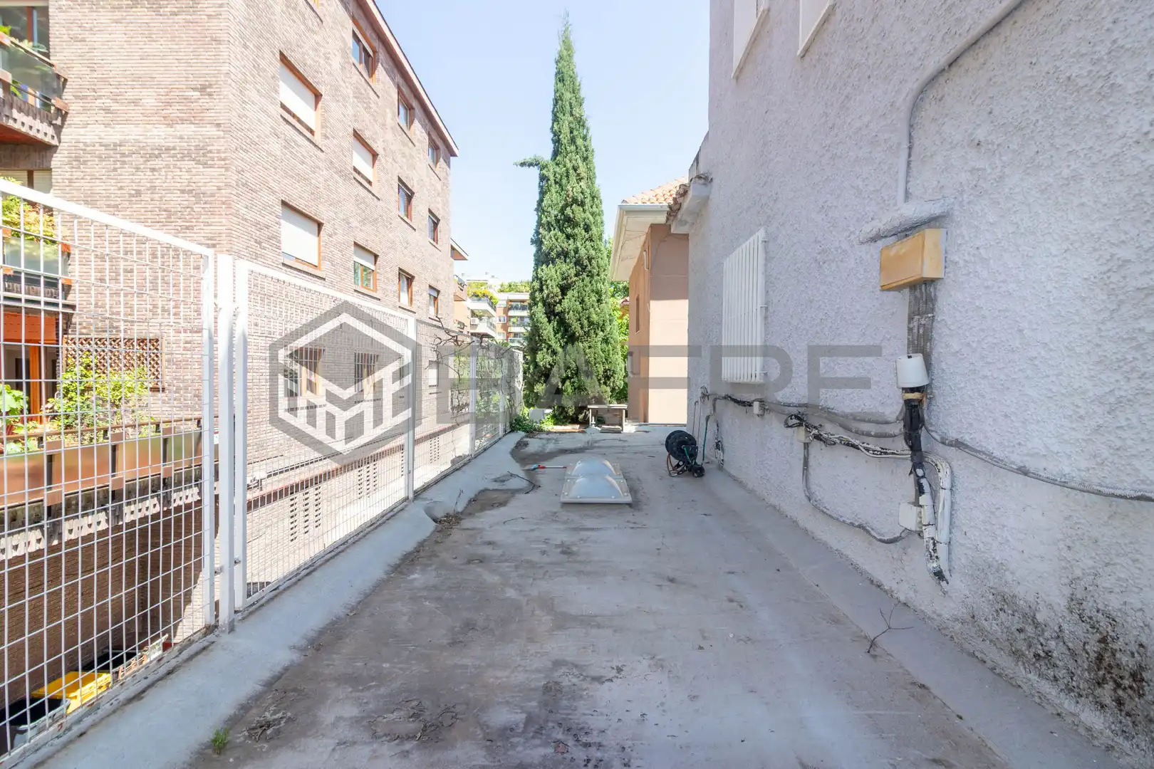 Vista exterior de Casa o xalet en venda en Madrid amb Aire condicionat, Calefacció i Jardí privat