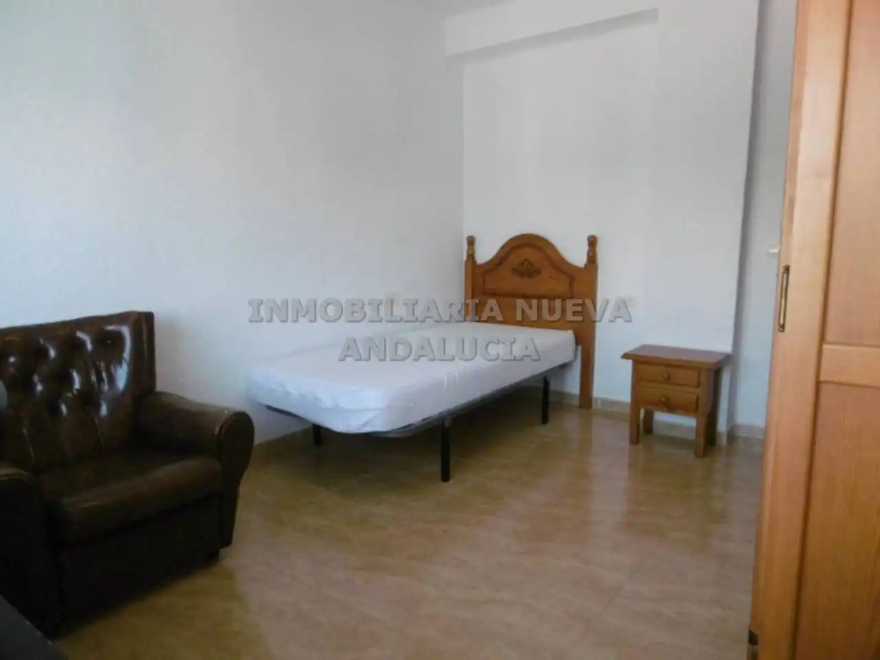 Habitación de Piso de alquiler en Almería con Terraza y Amueblado