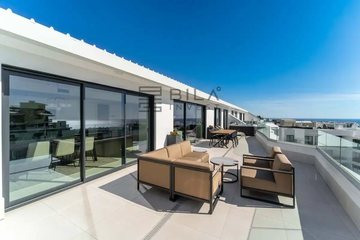 Penthouse with pool for sale in Fuengirola, imagen 2