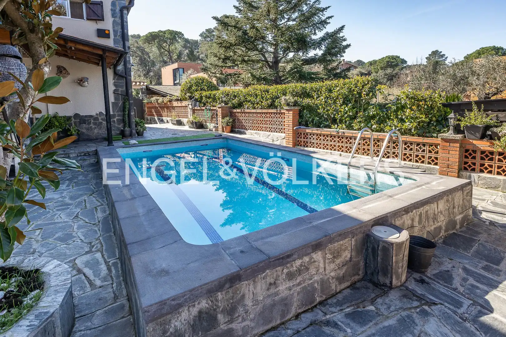 Swimming pool of Houses for sale in Sant Cugat del Vallès  with Air Conditioner, Heating and Private garden