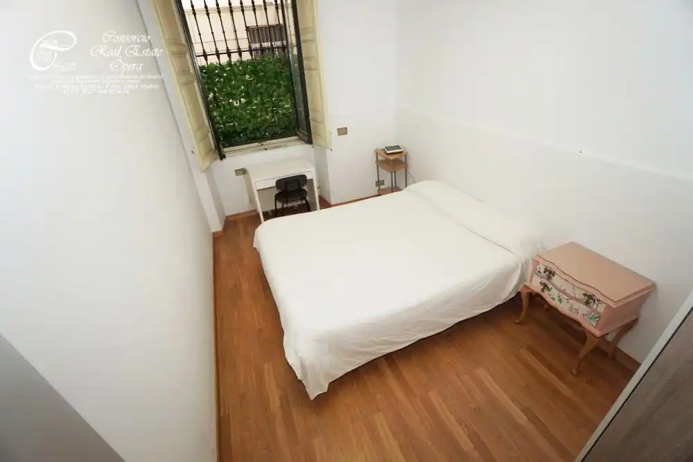 Flat for rent in Calle BOLA, Palacio
