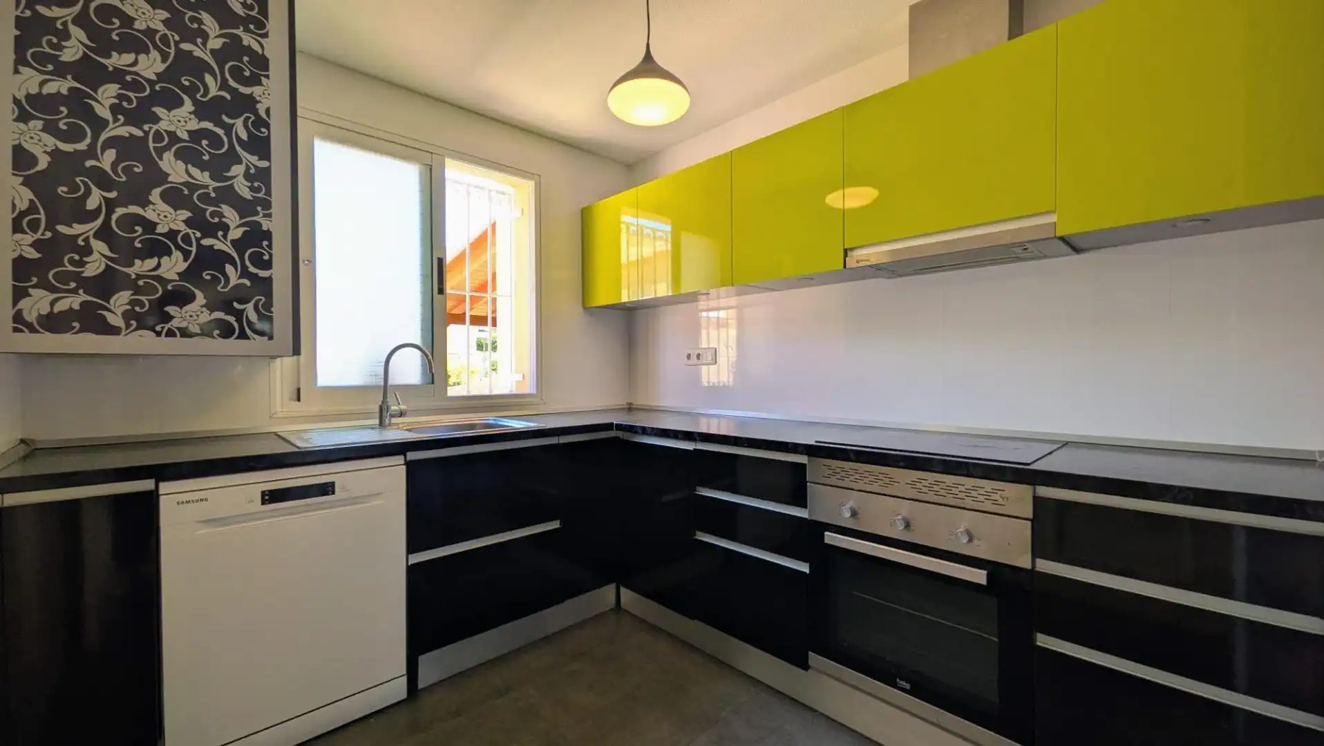 Cocina de Casa o chalet en venta en L'Alfàs del Pi con Aire acondicionado, Terraza y Piscina comunitaria