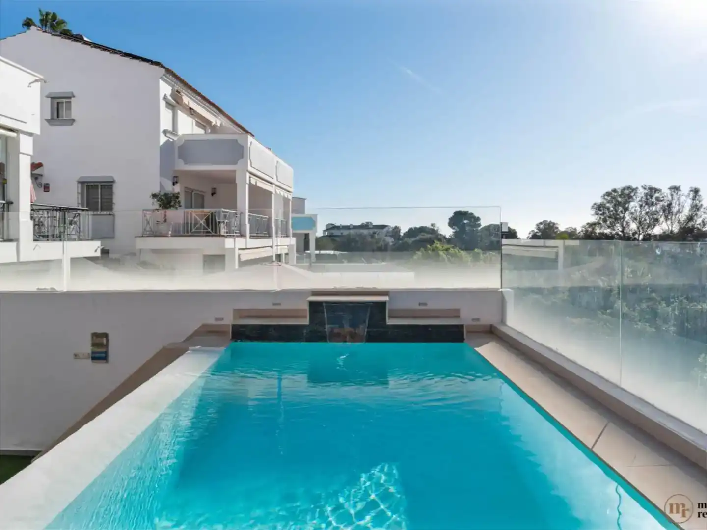 Piscina de Casa adosada en venda en Marbella amb Aire condicionat, Piscina i Balcó