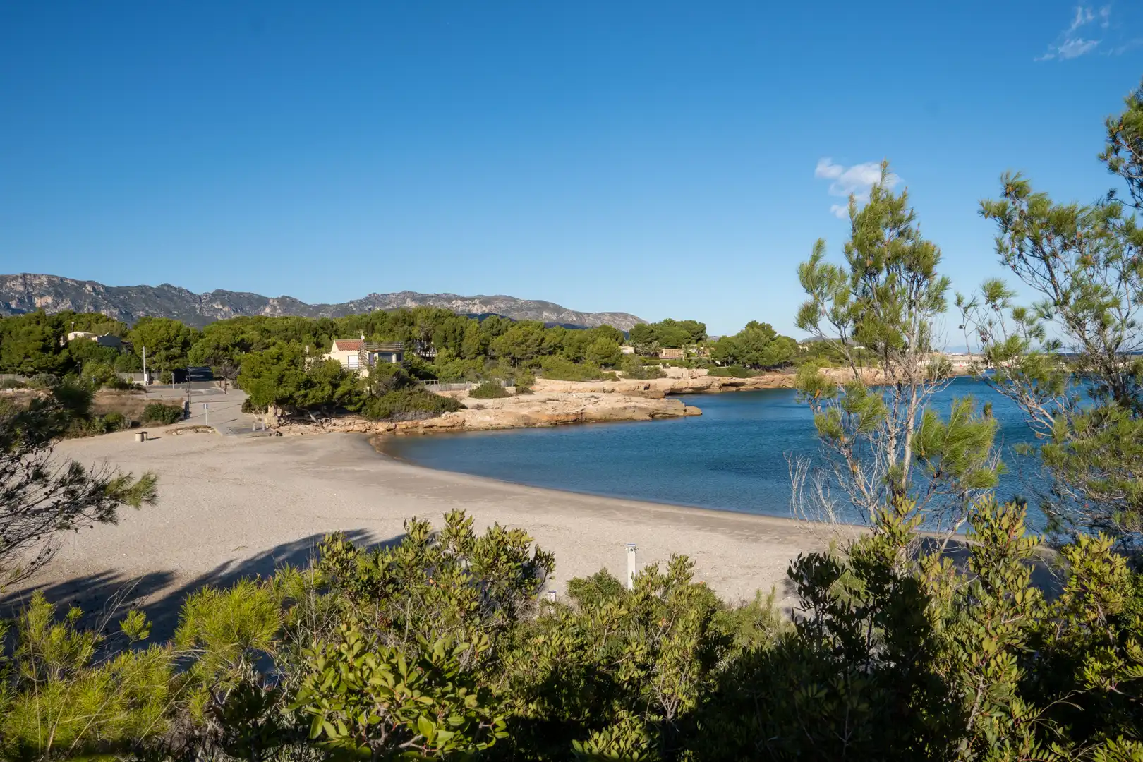 Vista exterior de Casa o xalet en venda en L'Ametlla de Mar  amb Aire condicionat, Calefacció i Jardí privat