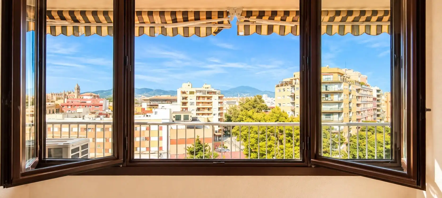 Exterior view of Flat for sale in Llevant