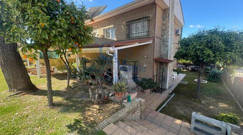 Foto 2 de Casa o xalet en venda a Calle del Cerro Gordo, 37, Cerros de Montequinto, Montequinto