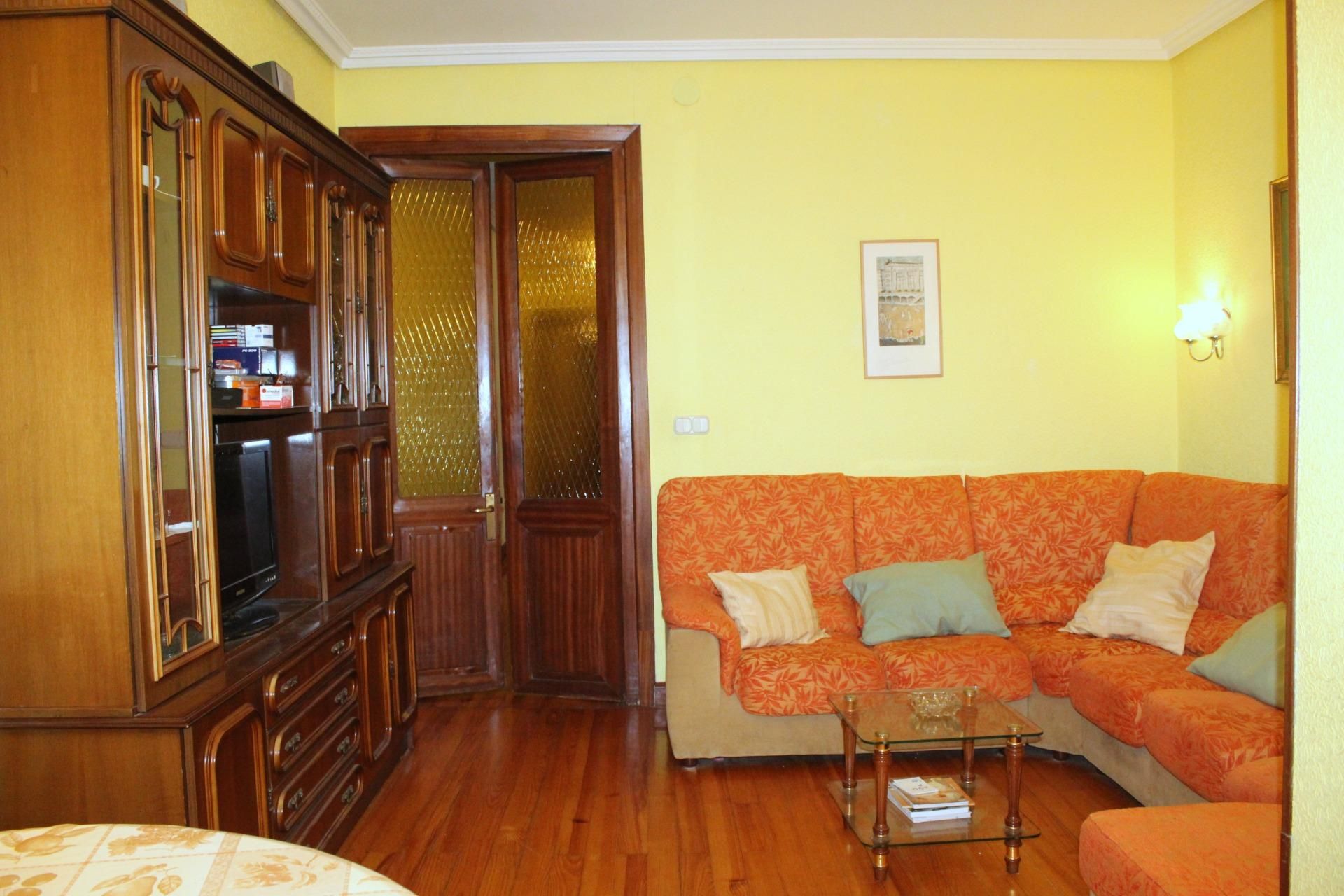 Living room of Flat for sale in Donostia - San Sebastián   with Heating, Storage room and Balcony