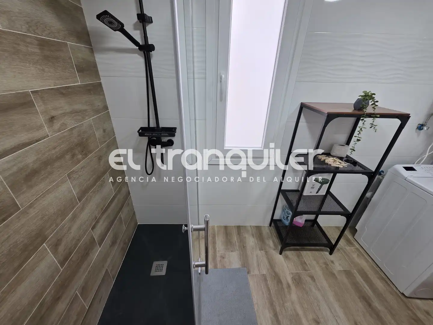 Badezimmer von Wohnung zur Miete in Madrid mit Klimaanlage, Möbliert und Waschmaschine