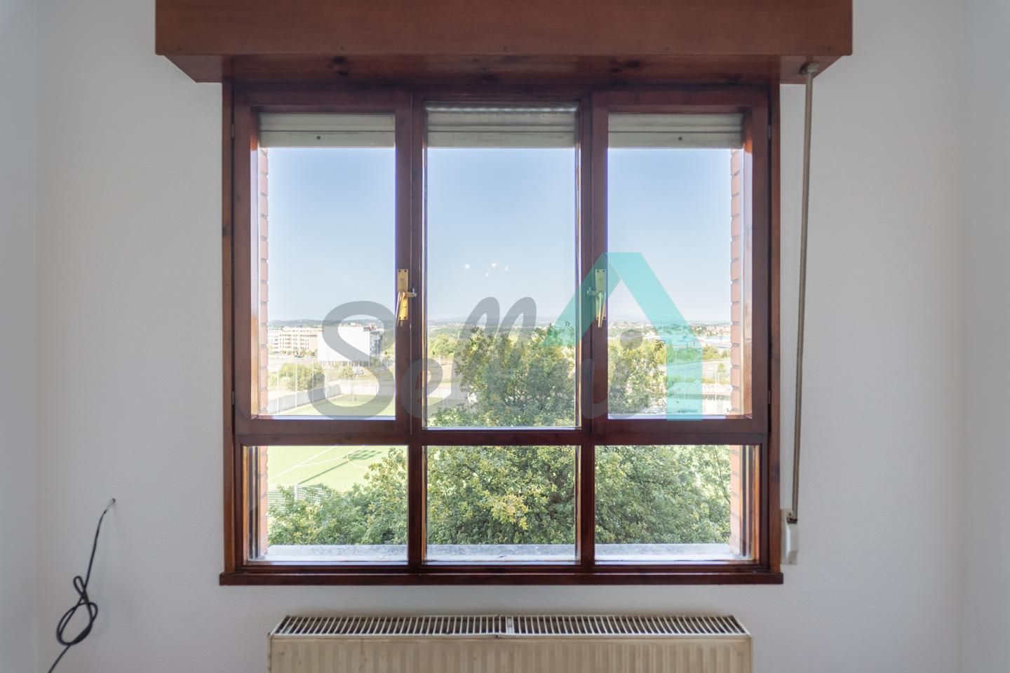 Bedroom of Flat for sale in Oviedo   with Heating, Parquet flooring and Storage room