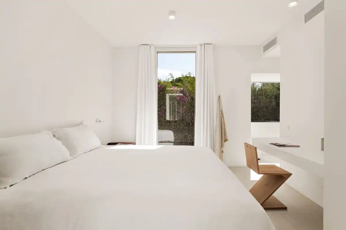 Dormitori de Casa o xalet en venda en Estepona amb Aire condicionat, Jardí privat i Terrassa