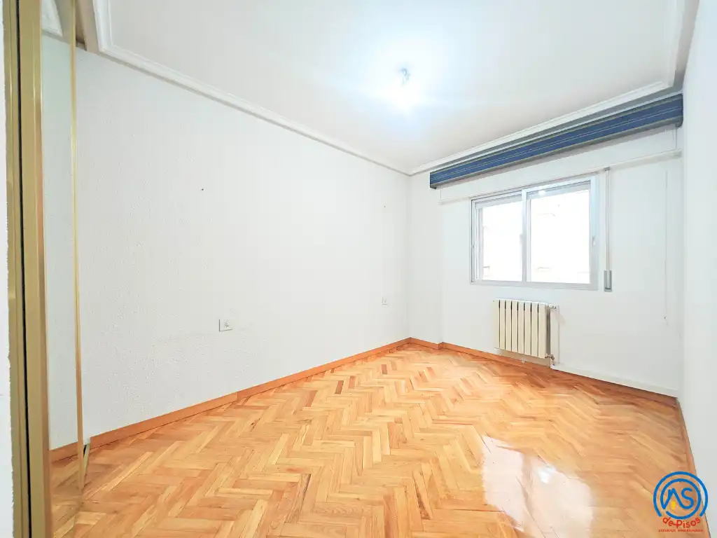 Habitación de Piso en venta en Zaragoza con Calefacción, Parquet y Horno