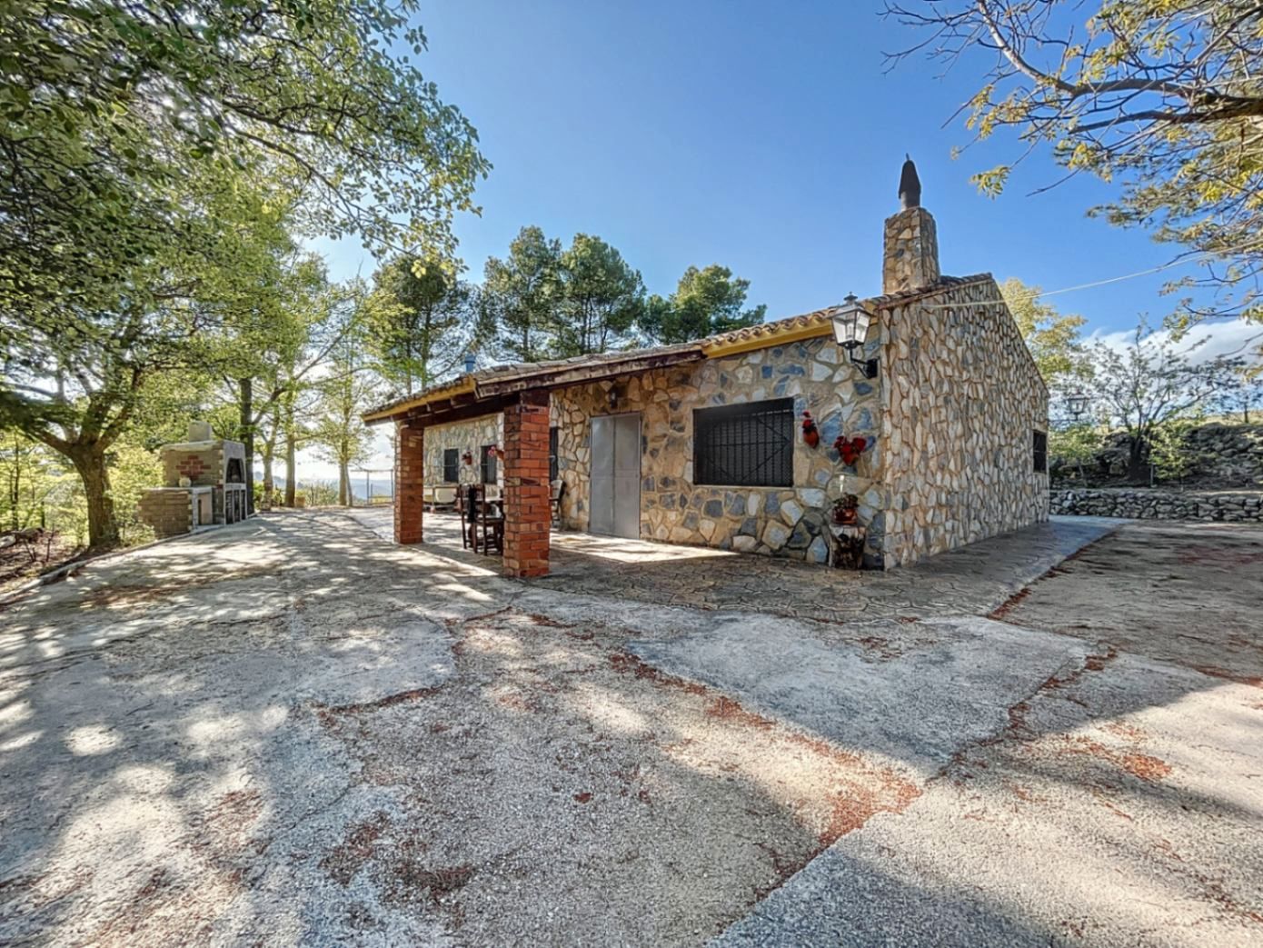 Vista exterior de Finca rústica en venda en Confrides amb Calefacció, Jardí privat i Terrassa