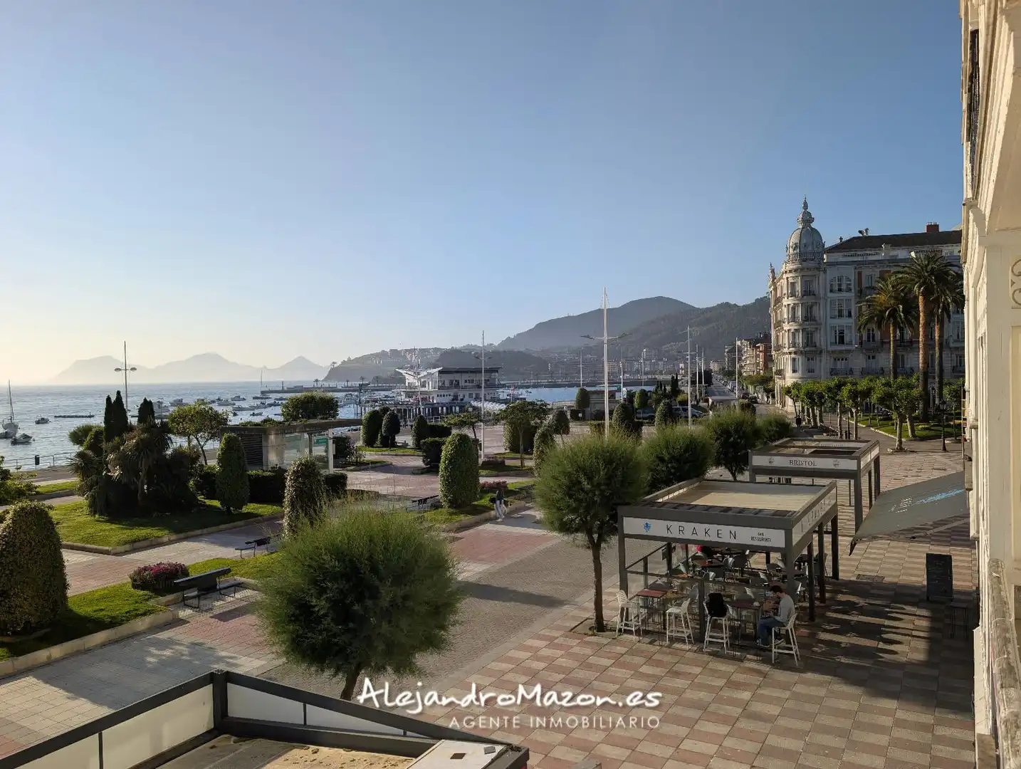 Vista exterior de Piso en venta en Castro-Urdiales con Aire acondicionado, Calefacción y Terraza