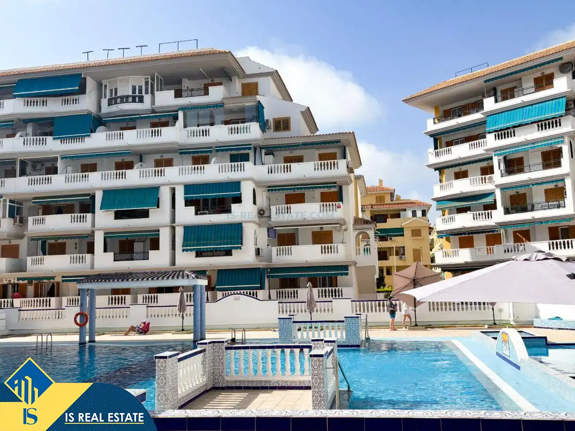 Vista exterior de Apartamento en venta en Torrevieja con Aire acondicionado, Calefacción y Terraza