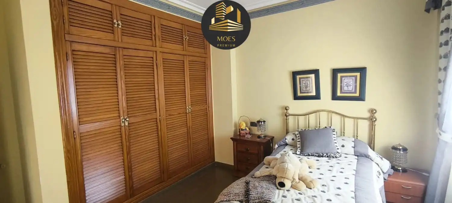 Schlafzimmer von Haus oder Chalet zum Verkauf in Úbeda mit Klimaanlage, Heizung und Terrasse