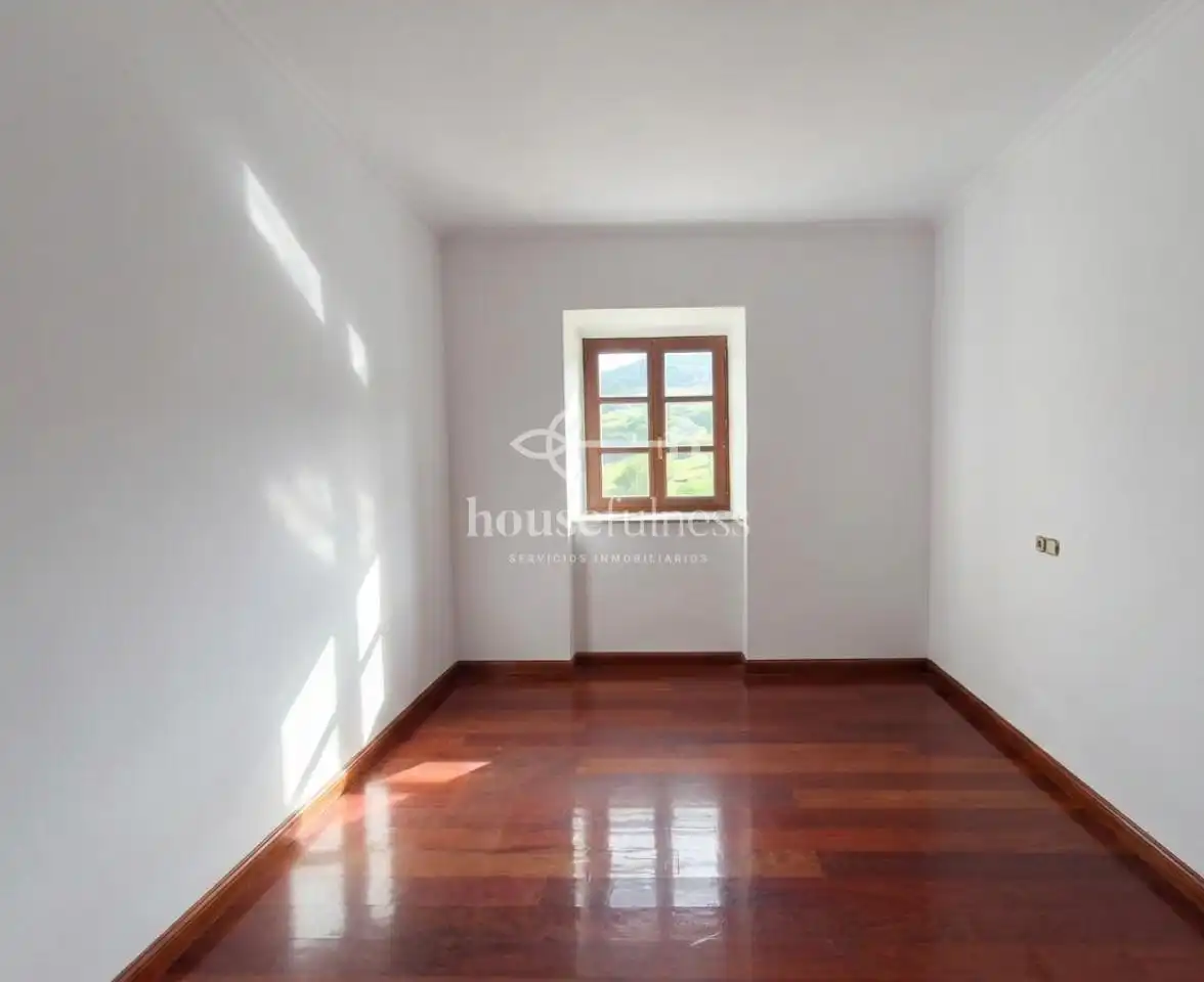 Habitación de Casa o chalet en venta en Cedeira con Calefacción y Jardín privado
