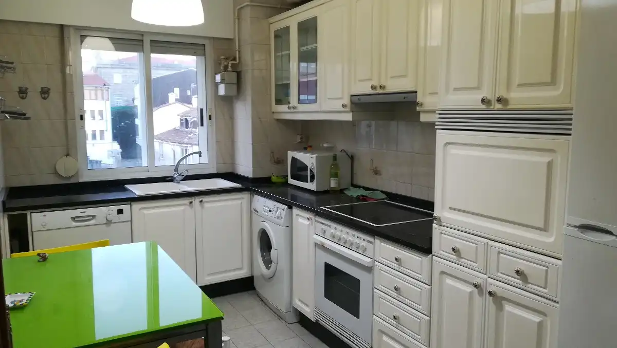 Küche von Maisonette zur Miete in Santiago de Compostela  mit Heizung und Möbliert