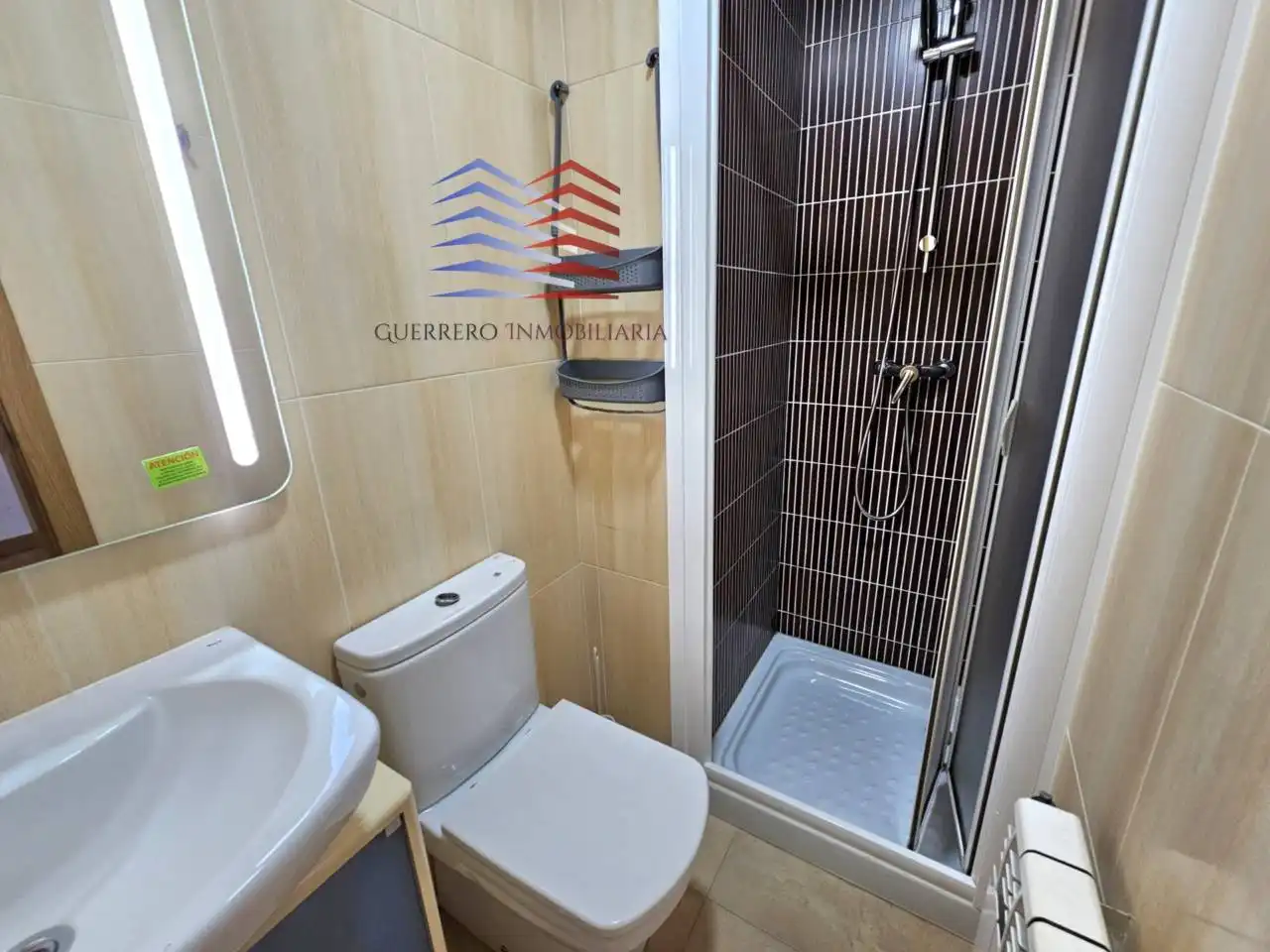 Badezimmer von Maisonette zur Miete in Ourense Capital  mit Heizung, Parkett und Möbliert
