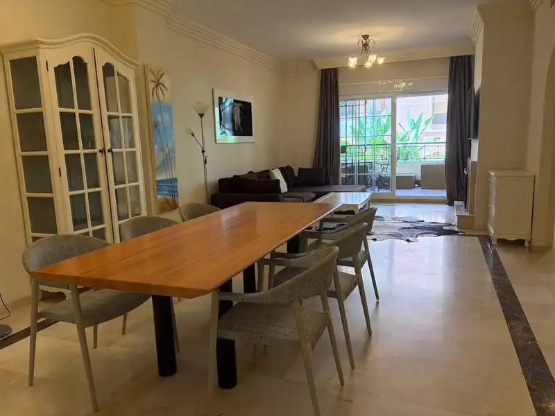 Esszimmer von Erdgeschoss zur Miete in Marbella mit Klimaanlage, Terrasse und Abstellraum