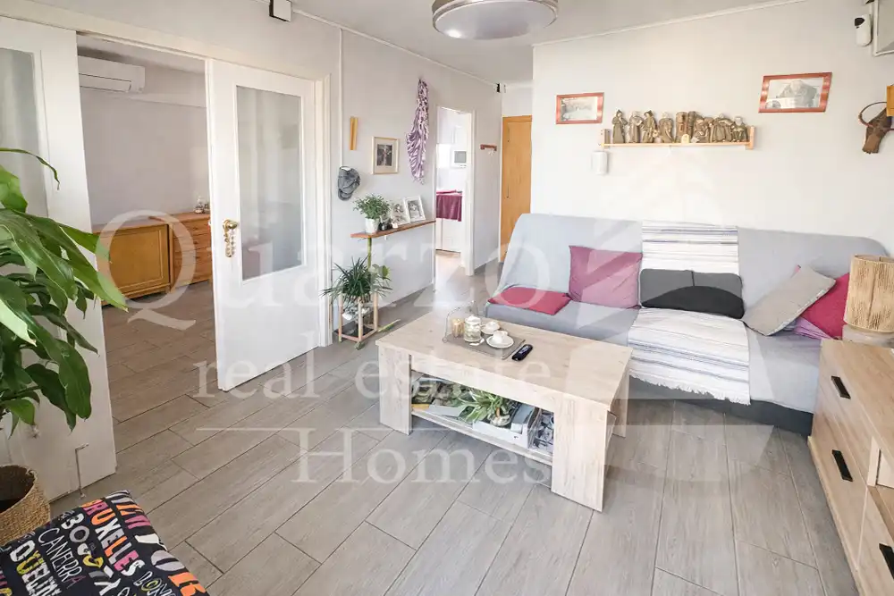 Sala de estar de Apartamento en venta en Gandia con Calefacción, Terraza y Amueblado