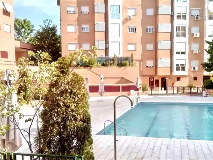 Piscina de Piso en venta en  Madrid Capital con Aire acondicionado y Piscina