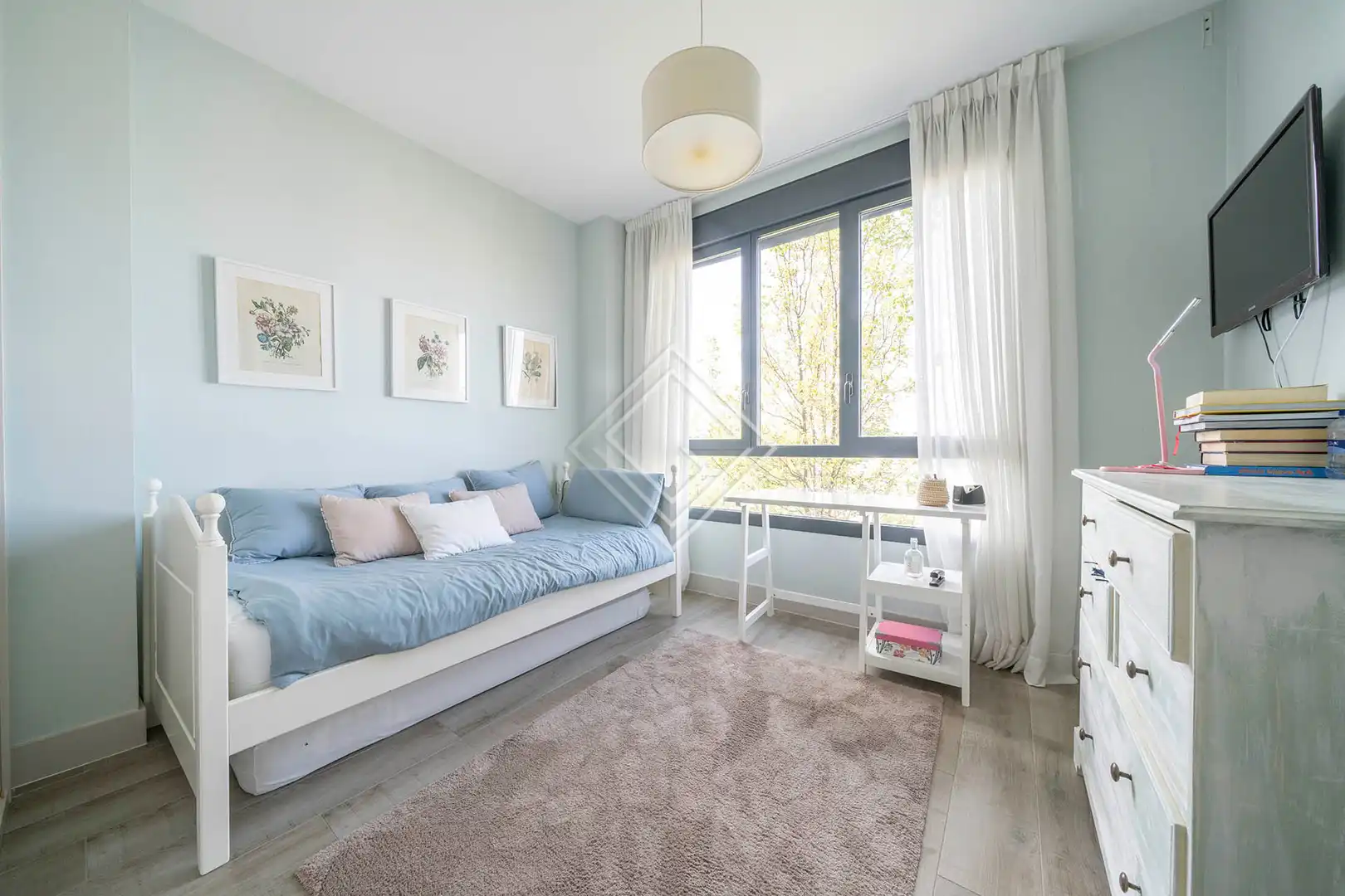 Schlafzimmer von Einfamilien-Reihenhaus zum Verkauf in Madrid mit Klimaanlage, Heizung und Privatgarten