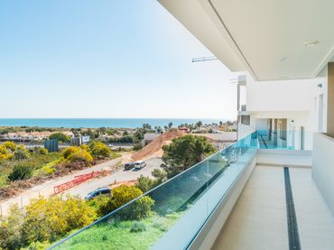 Neubau-Penthouse mit Pool zum Verkauf in P Flamenca Golf