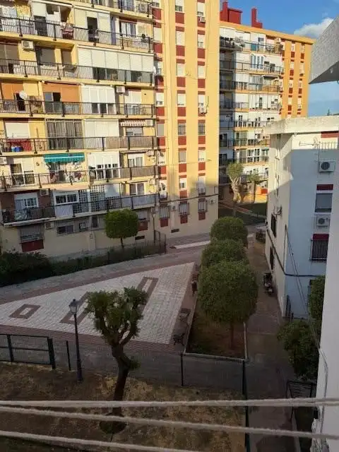 Vista exterior de Piso en venta en Castilleja de la Cuesta con Aire acondicionado y Terraza