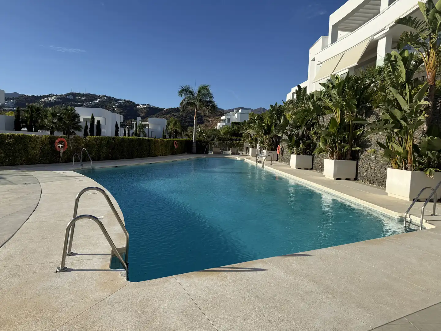 Ground floor for rent in Bahía de Marbella