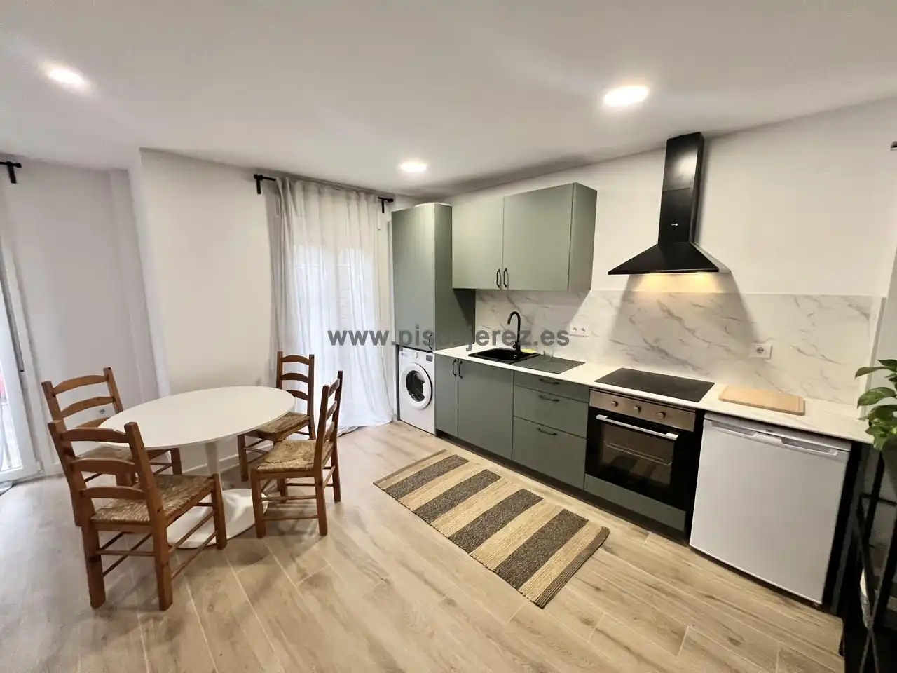Study for rent in Calle Santo Domingo, Divina Pastora - La Yeguada