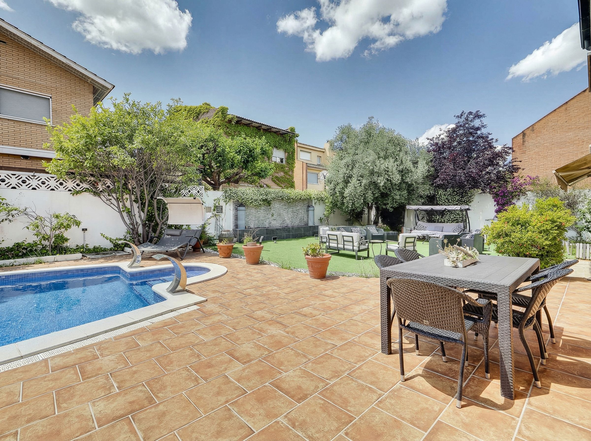 Garden of House or chalet for sale in Cerdanyola del Vallès  with Air Conditioner, Heating and Private garden