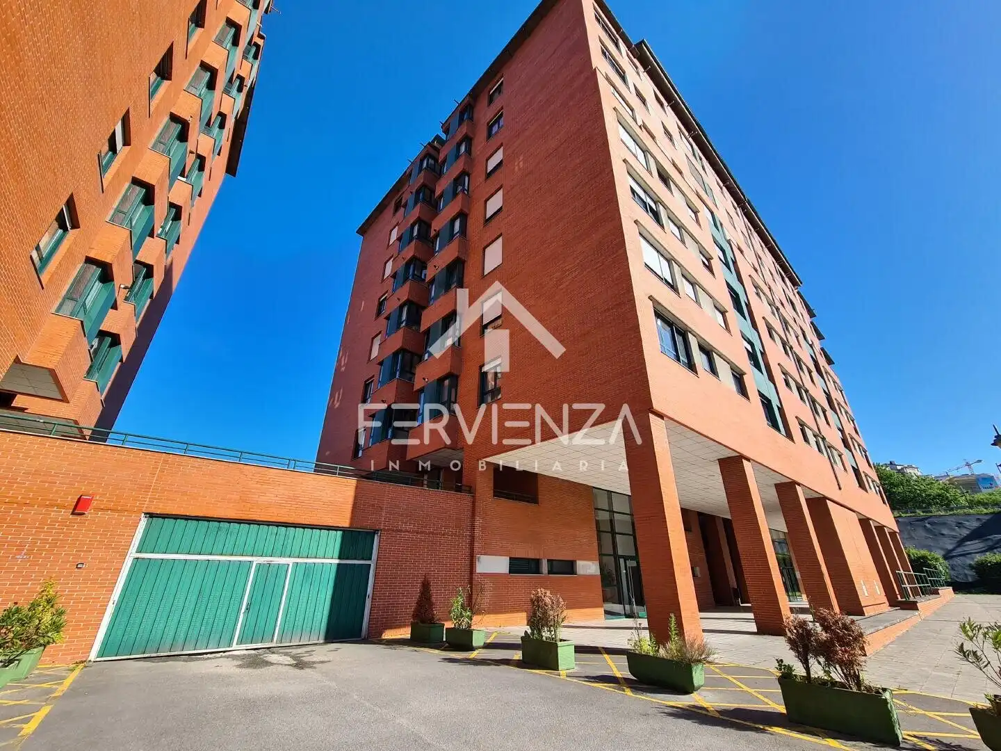 Vista exterior de Pis en venda en Oviedo 