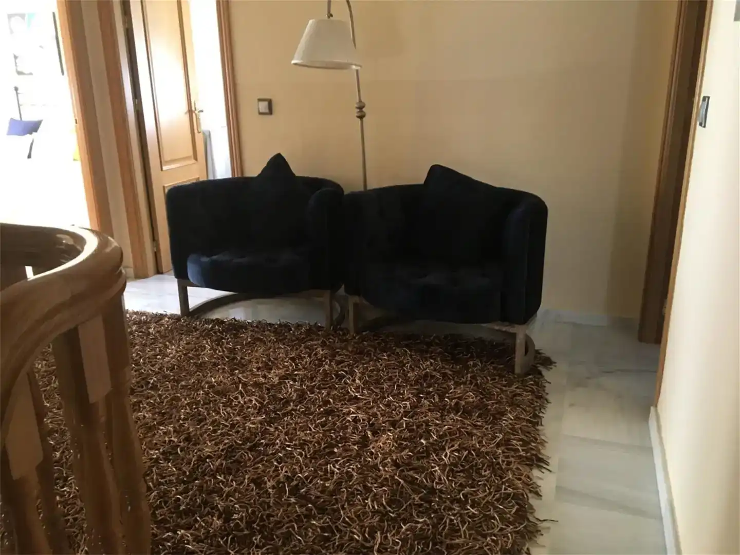 Sala d'estar de Casa o xalet en venda en Utrera amb Aire condicionat, Jardí privat i Parquet
