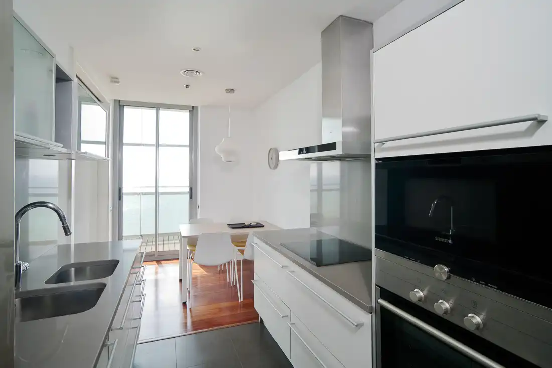Cocina de Piso en venta en Barcelona con Calefacción y Piscina